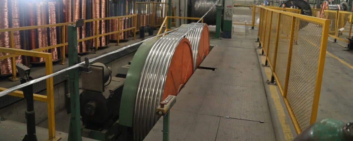 para que serve o cabo shield